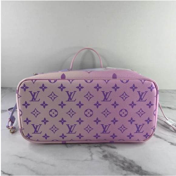 Louis Vuitton Sunrise Pastel Monogram Giant Spring In The City Neverfull MM Tote - Picture 2 of 6